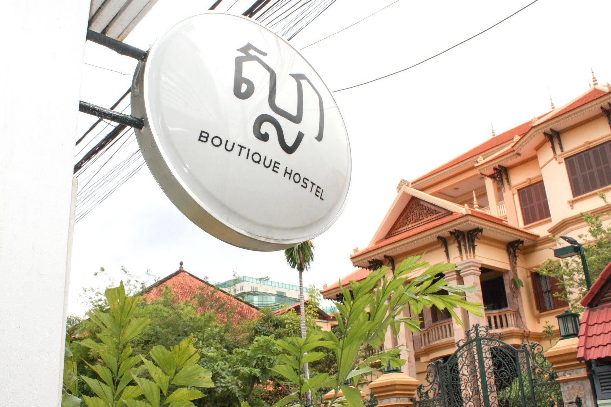 Sla Boutique Hostel Phnom-Penh Buitenkant foto